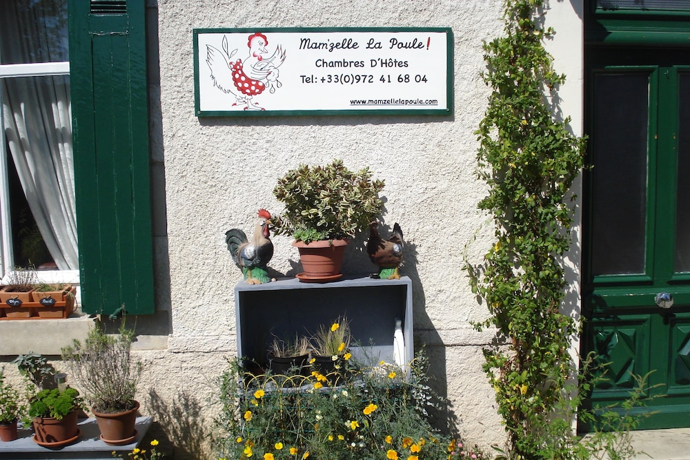 A family and quietly located Bed and Breakfast.