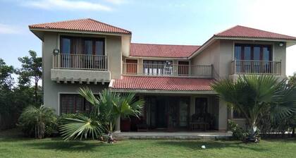 150 Kalhaar Blues Greens- Golfers retreat.