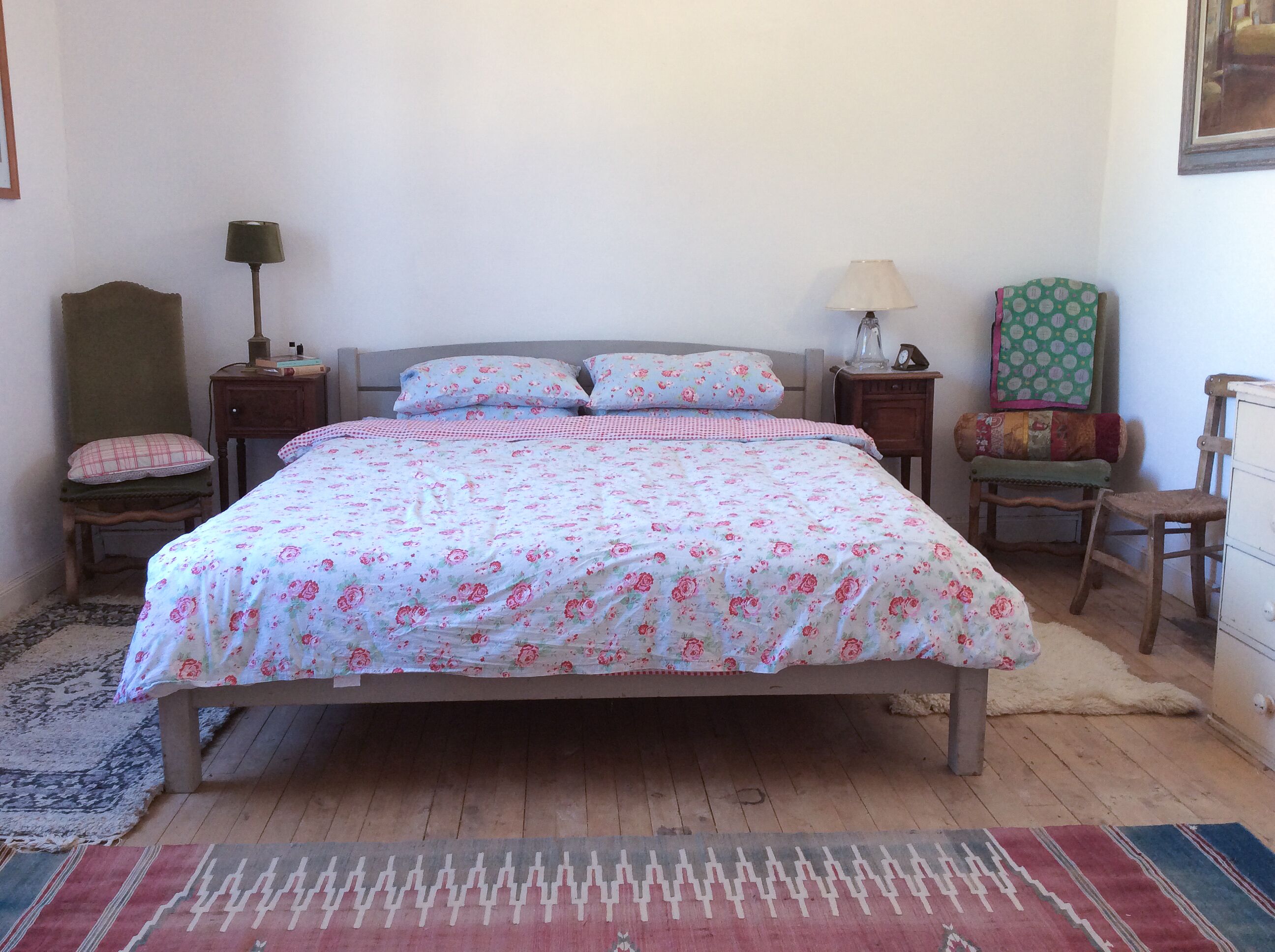 3 slaapkamers, een bureau, een strijkplank/strijkijzer, gratis wifi