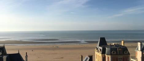 Una spiaggia nelle vicinanze
