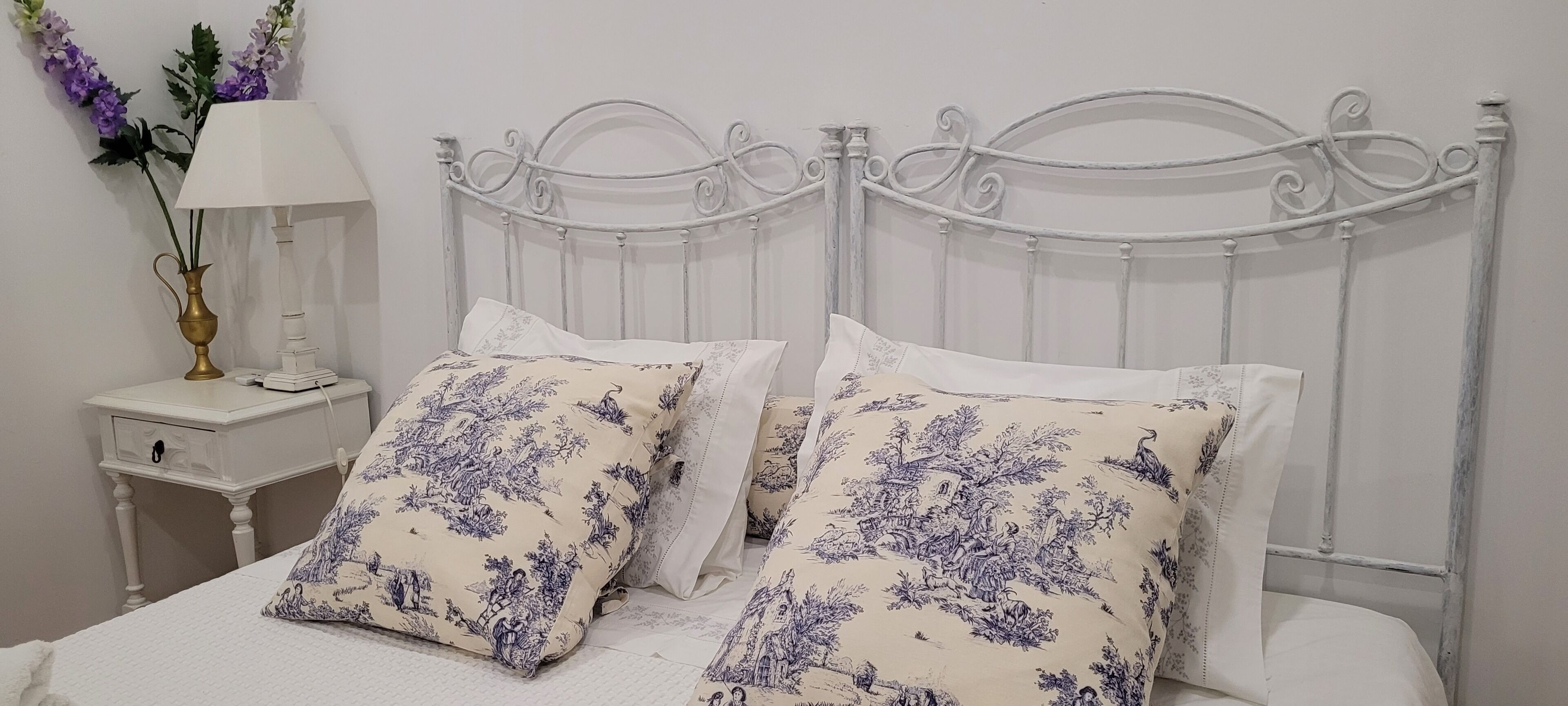 2 bedrooms, in-room safe, iron/ironing board, free WiFi