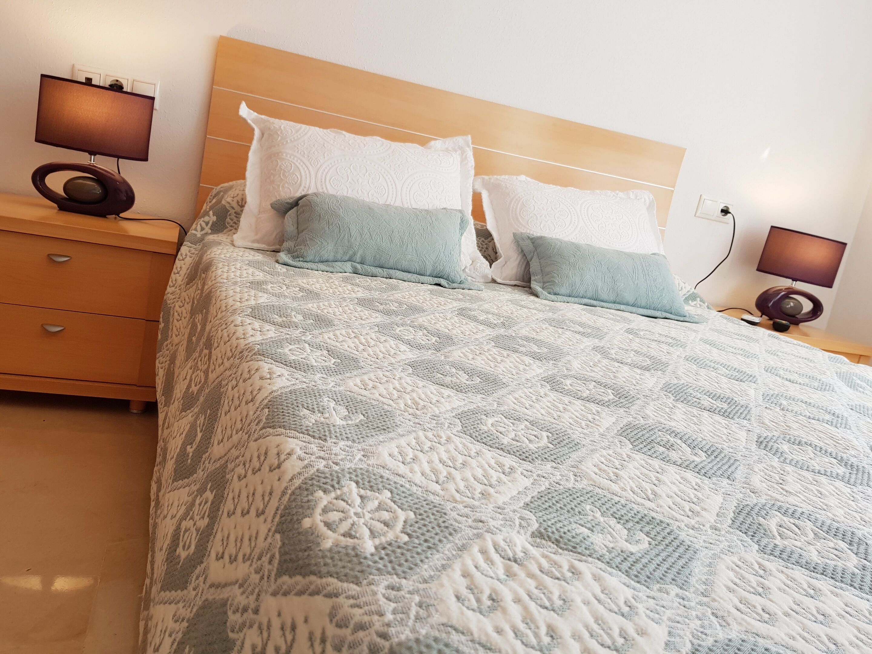 3 chambres, fer et planche à repasser, lit parapluie, Wi-Fi gratuit