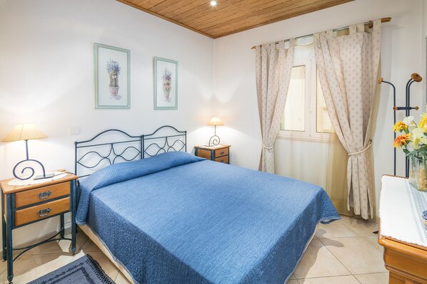 2 bedrooms, in-room safe, iron/ironing board, WiFi