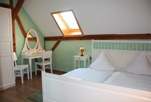 1 bedroom, in-room safe, iron/ironing board, WiFi