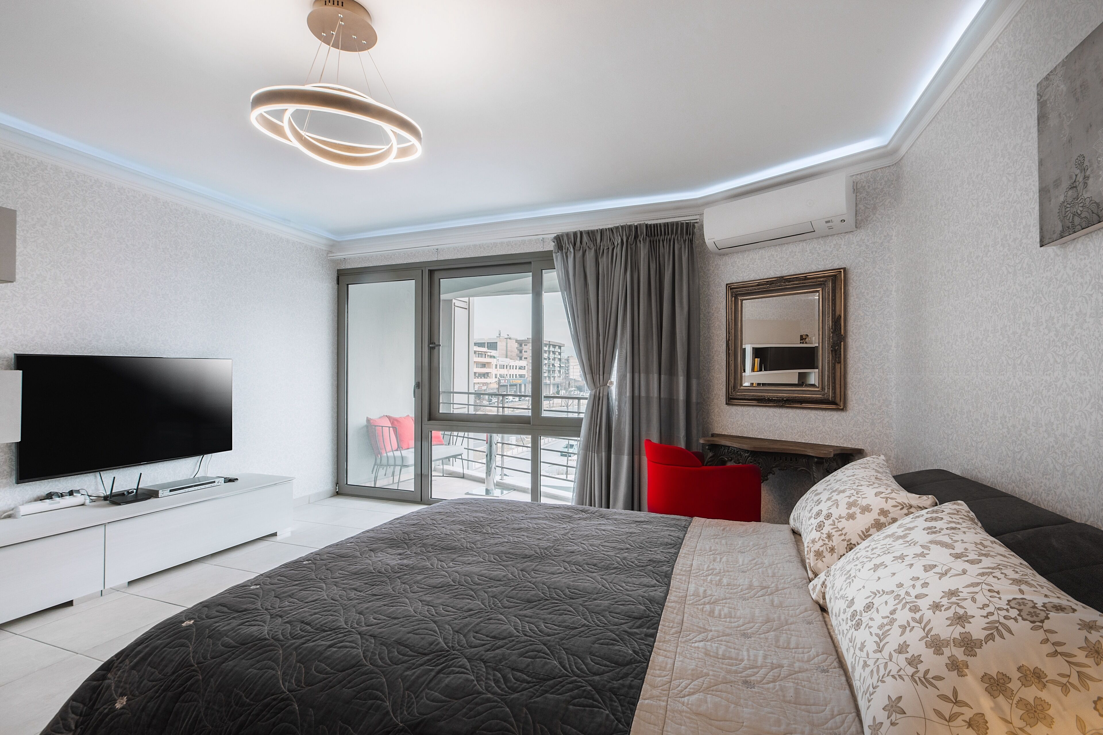 ONE AND ONLY SALONICA