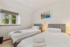 Unclassified image, 3 of 37, button - Coedrath Cottage - Beautiful Cottage, Near Beach (Saundersfoot)
