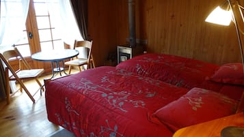 1 bedroom, free WiFi, bed sheets