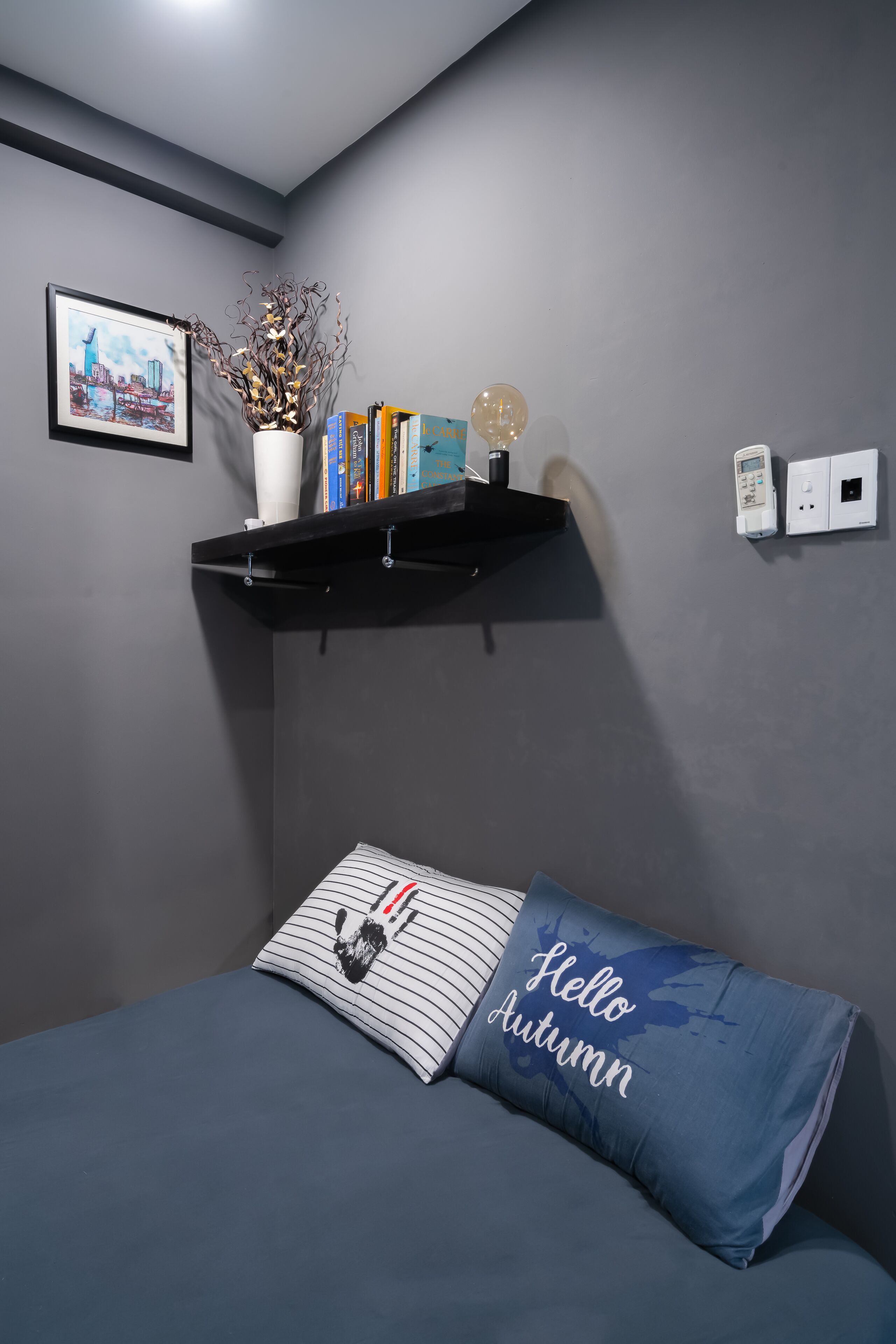 1 bedroom, desk, WiFi, bed sheets