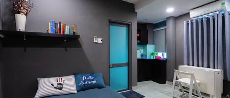 1 camera, una scrivania, Wi-Fi, lenzuola