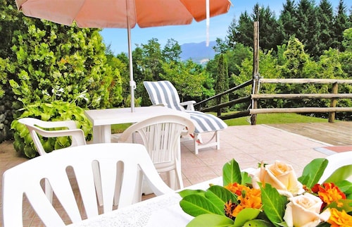 Refuge de montagne,piscine privée.À pied d'un bar/épicerie.WIFI.Bon qualité-prix