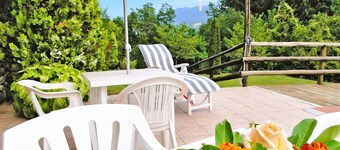 Mountain Retreat with private pool. Walk to bar/basic shop. WIFI . Great Value.