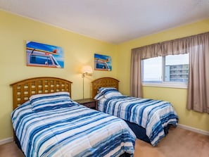 2 bedrooms, iron/ironing board, Internet - Two bedroom, with pool, close to Seacrets! (Ocean City)