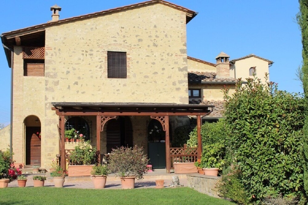 "VILLA DONELLA" a corner of Tuscany history, just minutes from San Gimignano