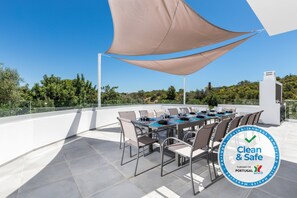 Outdoor dining - Stunning Villa Luxury 47 (Albufeira)
