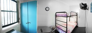 Fælles sovesal - fælles badeværelse | Gratis Wi-Fi, sengetøj