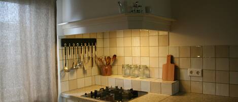 Réfrigérateur, micro-ondes, four, lave-vaisselle