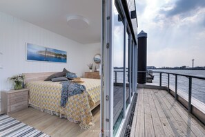 2 slaapkamers, een strijkplank/strijkijzer, reisbedje, gratis wifi