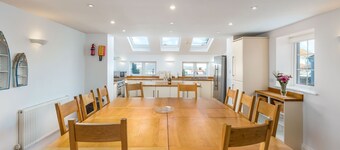 Foreshore - sleeps 16 guests in 9 bedrooms