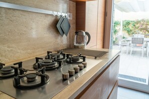 Frigorifero, microonde, forno, lavastoviglie