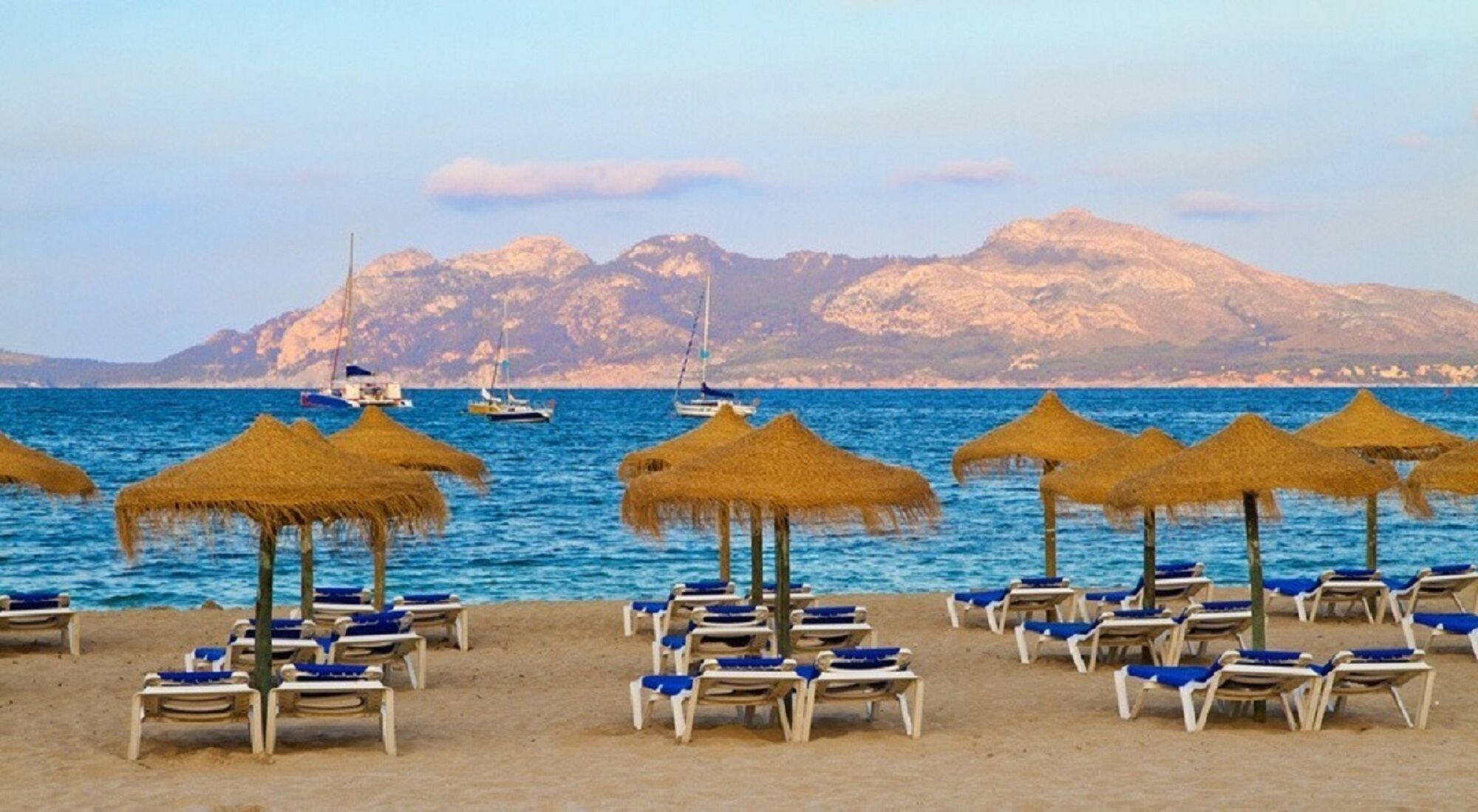 Beach nearby, sun loungers