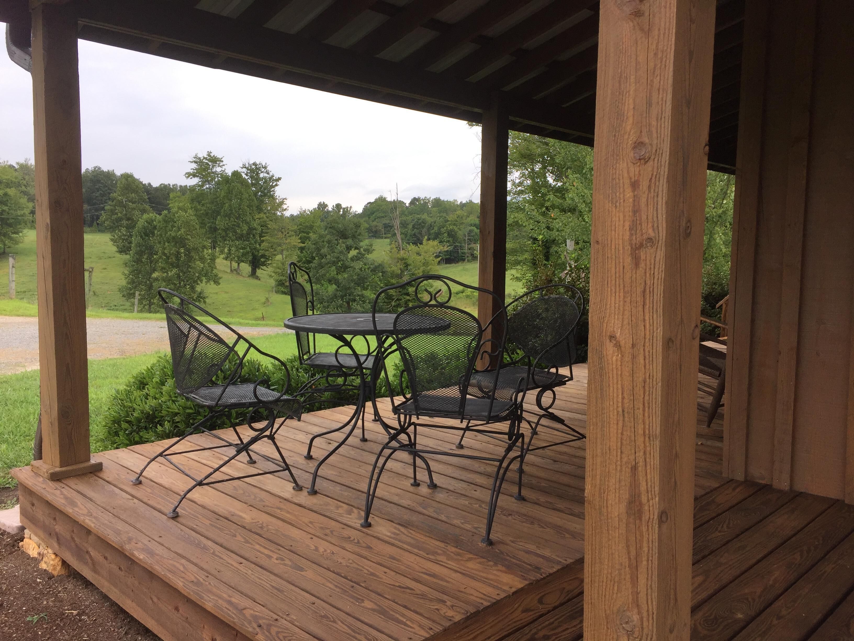 Whippoorwill Cabin - Charming Cabin in Mt. Airy NC