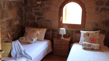 3 bedrooms, iron/ironing board, travel crib, free WiFi