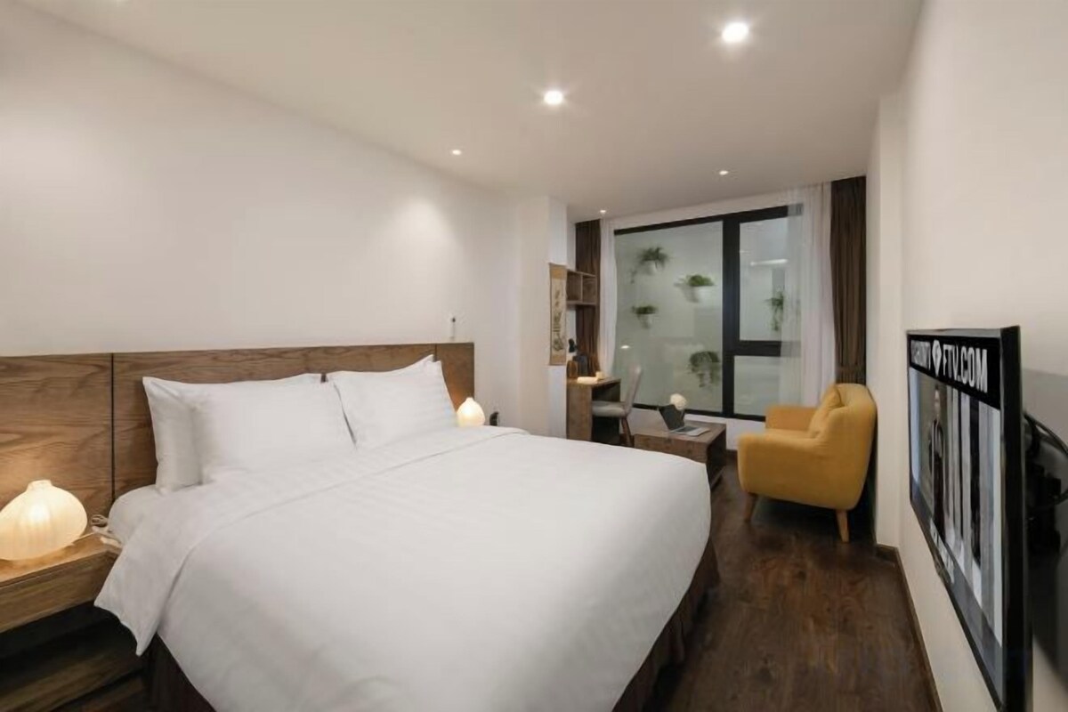 1 habitación, caja de seguridad en la habitación y escritorio 