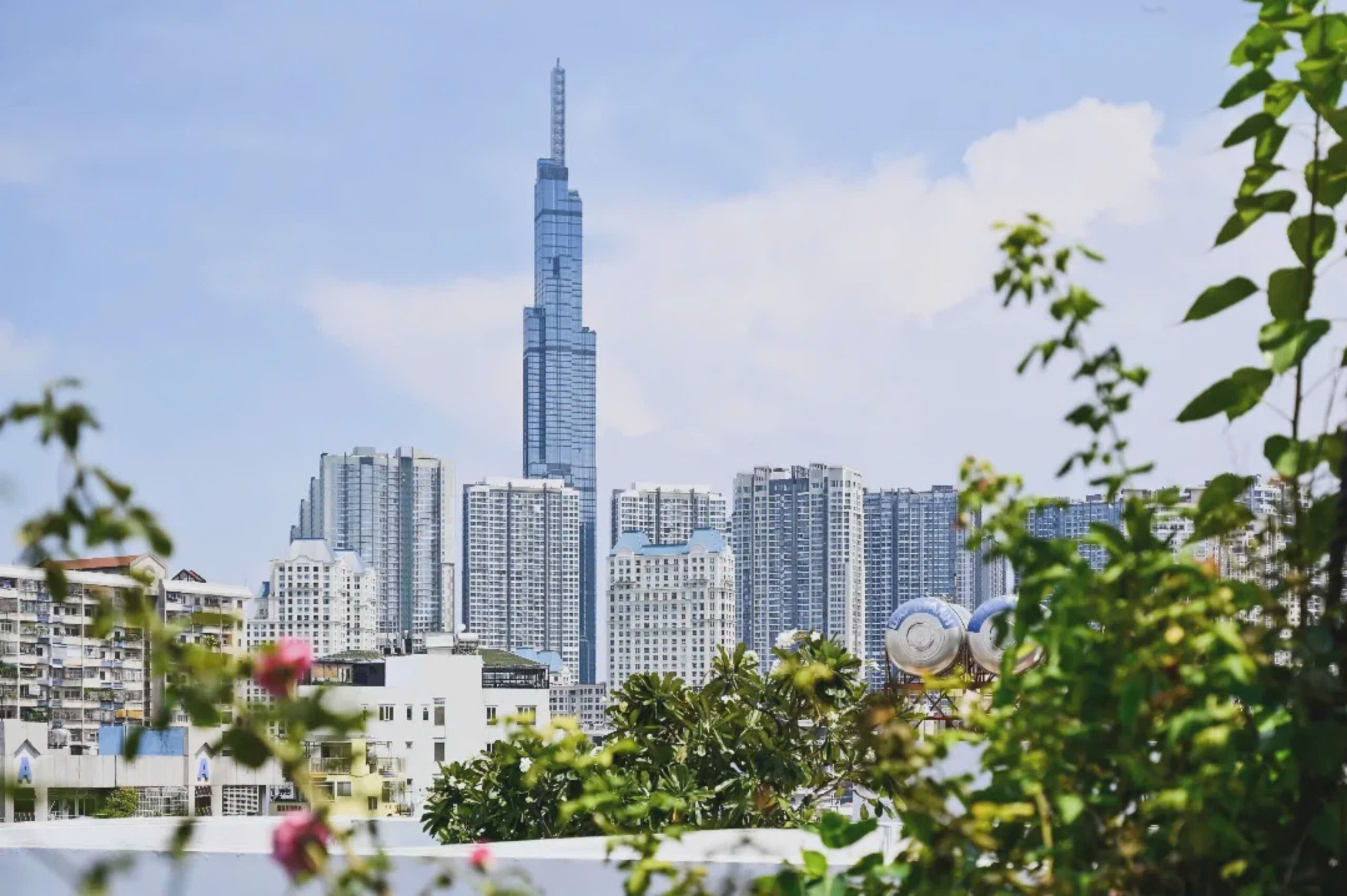 family suite, 2 bedrooms, bathtub, city view | city view