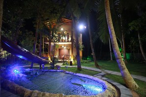 Bain à remous extérieur