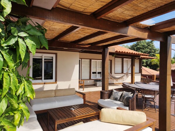 Outdoor dining - House with 4 suites - Geribá Beach, Búzios - Amarras Condominium (Armação dos Búzios)