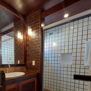 Shower, towels - House with 4 suites - Geribá Beach, Búzios - Amarras Condominium (Armação dos Búzios)