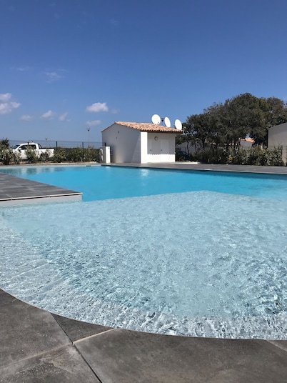 Mini villa the top of bonifacio with heated pool