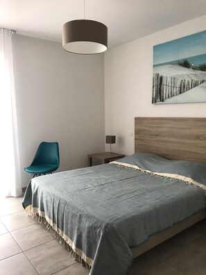 2 soverom, strykejern/-brett, reiseseng for barn og wi-fi (inkludert)