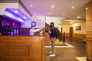 Reception - WOW STAYZ2 Hotel The Lodge (Dharamshala)