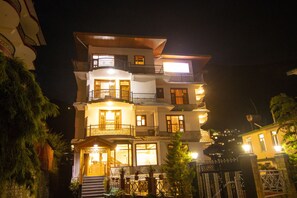Front of property - WOW STAYZ2 Hotel The Lodge (Dharamshala)