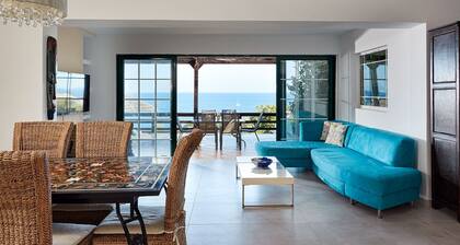 Luxurious Villa in Apostolata 5★ resort, 3BR, sea views, free parking!