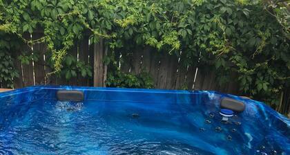 Historic 8th Ave, 5 Bedroom, Pass-a-Grille, 1-Min From Beach, Sleeps 16