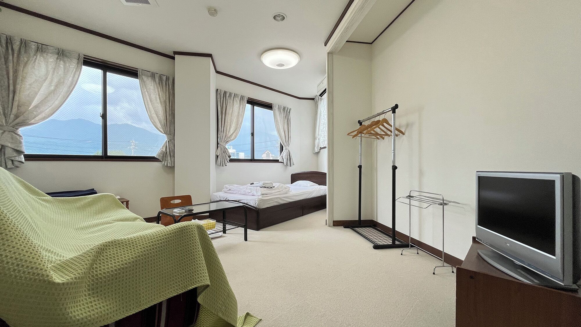 Free WiFi, bed sheets