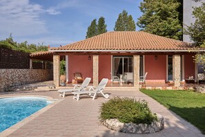 Pool - Traditional 2BR Villa★Private Pool★Walk Everywhere! (Poros cephalonia)