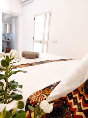 3 bedrooms, iron/ironing board, travel cot, free WiFi