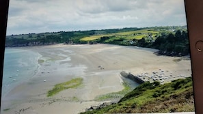 Una playa cerca