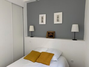 1 室のベッドルーム、アイロン / アイロン台、WiFi、ベッドシーツ