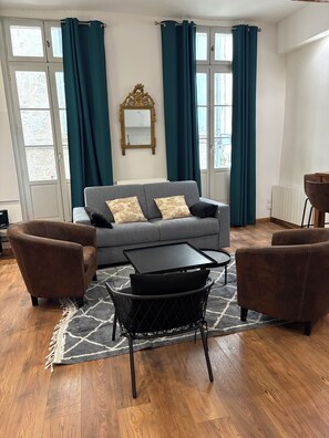 TV - Fabre museum, charming apartment, free parking...! (Montpellier)