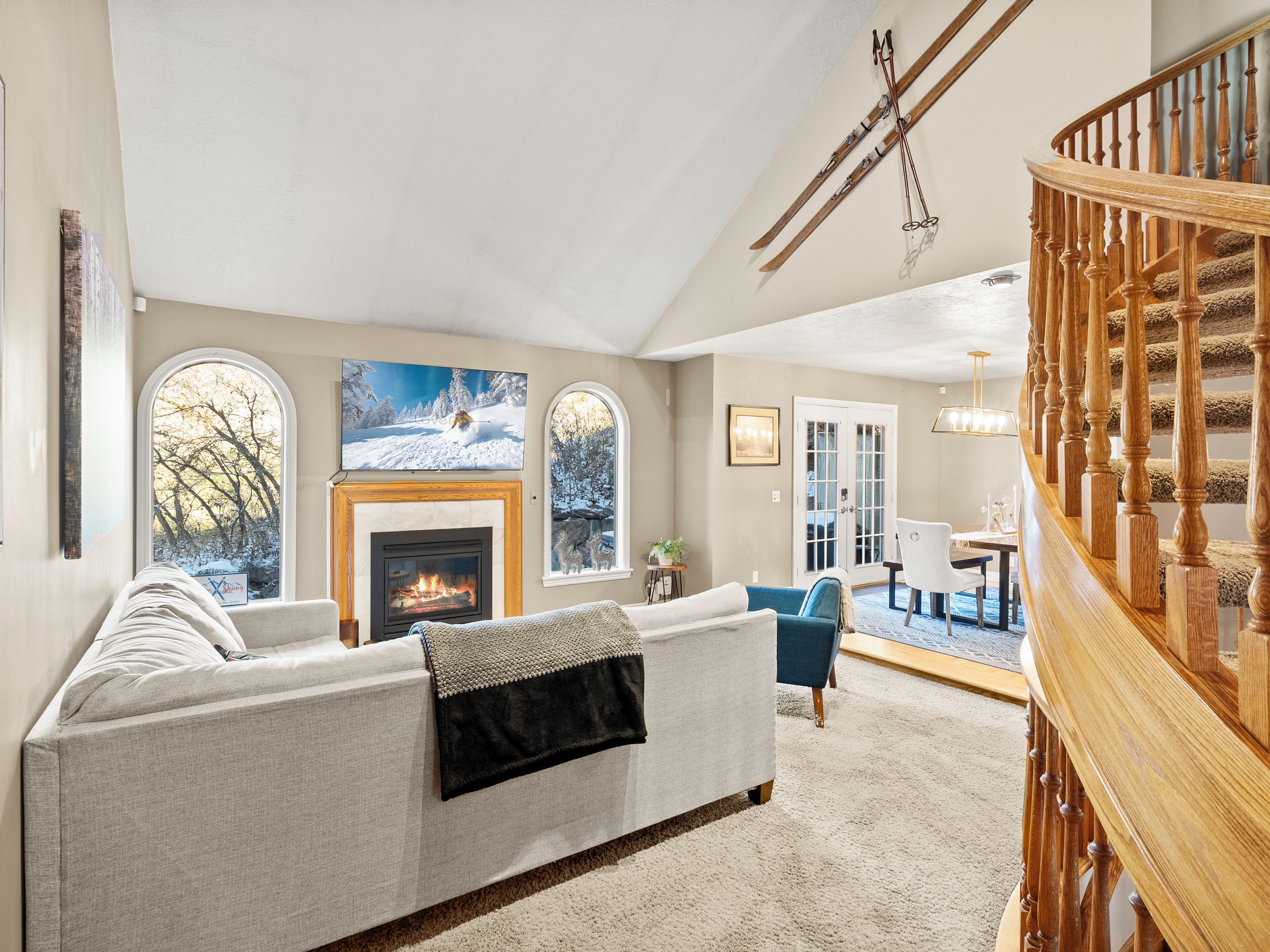 Smart-TV, Kamin, Tischfußball