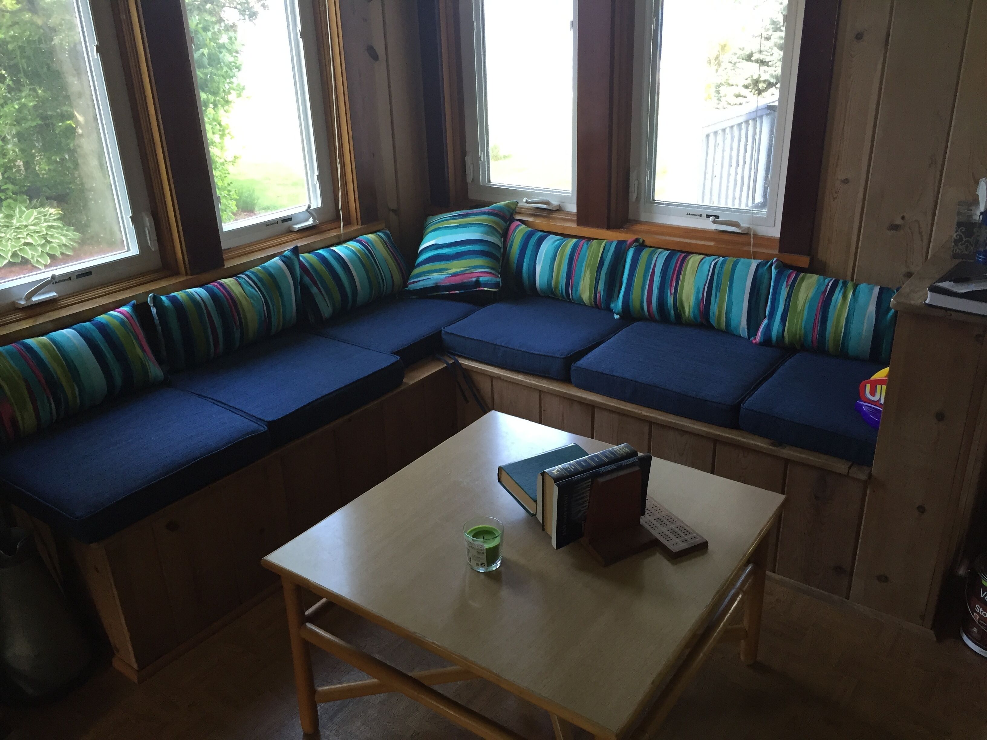 5 Bedroom/1.5 Bath Lake Front On East Shore Lake Syracuse Sleeps Up To 12