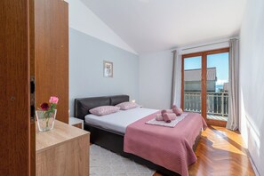 5 Schlafzimmer, Bügeleisen/Bügelbrett, WLAN, Bettwäsche
