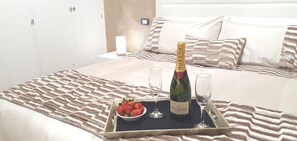 1 bedroom, in-room safe, iron/ironing board, travel crib - AMAZING ROME VIEWS, WALKING DISTANCE TO VATICAN (Roma)