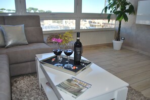 TV, books - AMAZING ROME VIEWS, WALKING DISTANCE TO VATICAN (Roma)