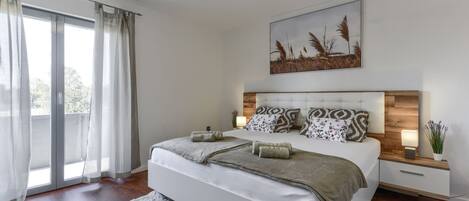 2 bedrooms, desk, iron/ironing board, free WiFi