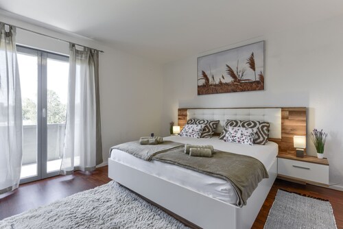 Holiday house Luka Donje Rastane 